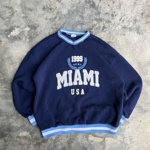 Rue21 Navy and Light Blue Crewneck Sweater